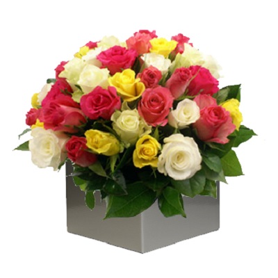 Beautiful Mixed Rose Arrangement to Bacchus Marsh VIC