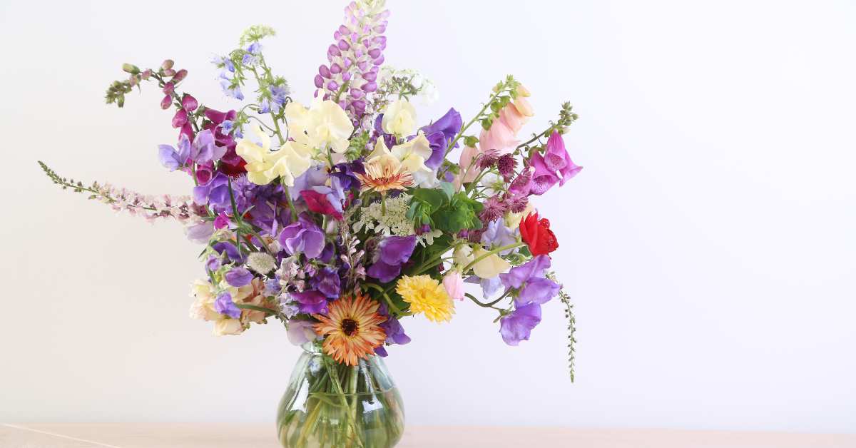 Floral Arrangement Tips - 5 Colour Schemes to Try 2