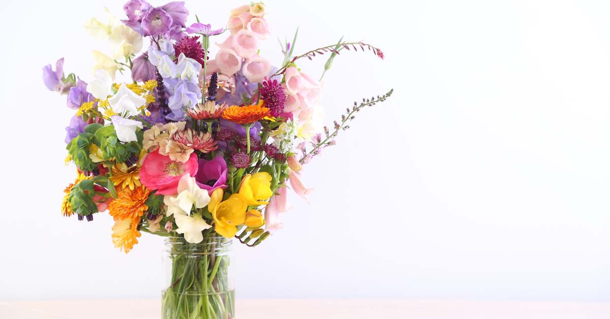 Floral Arrangement Tips - 5 Colour Schemes to Try.1