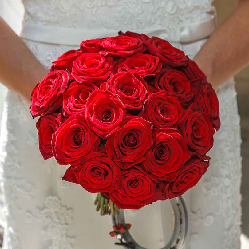 Top 10 Most Popular Wedding Bouquets in 2024 - roses