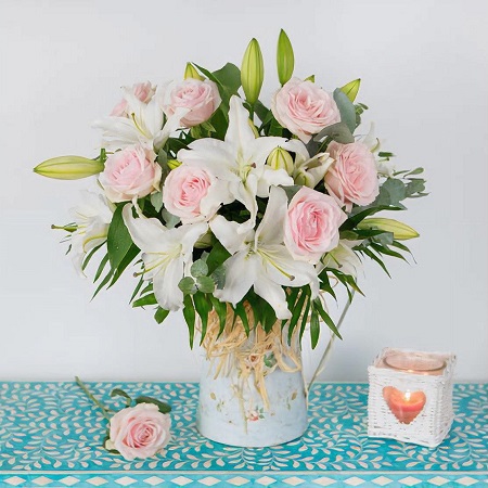 Pastel Pink Lilies & Roses Bunch to canberra act